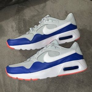 Men’s Nike sneaker